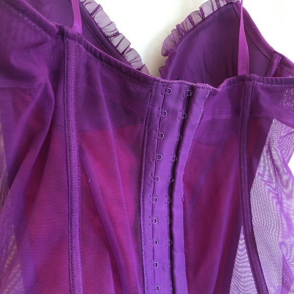 Magenta Corset Beauty - Picture 3 of 7